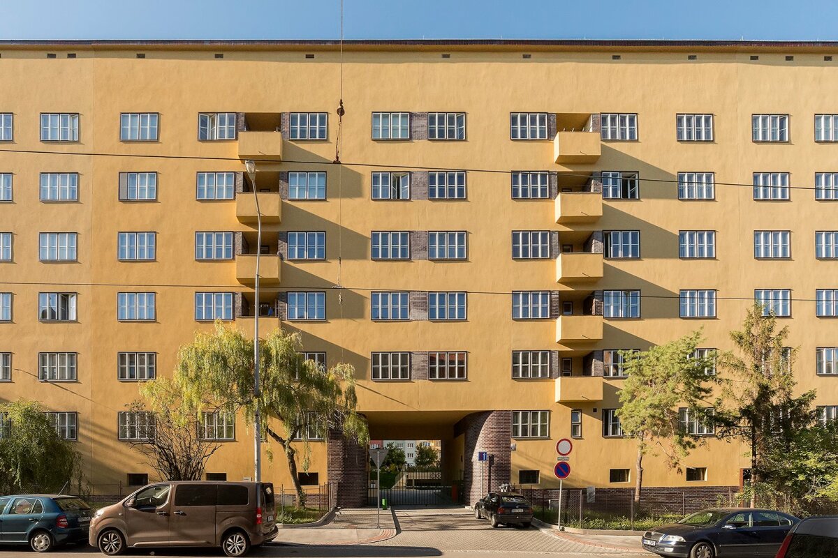 (Ne)jisté domovy - meziválečné sociální bydlení Husovic a Zábrdovic